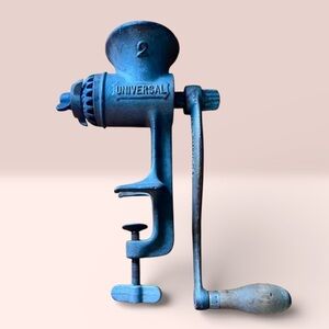 Universal Vintage Cast Iron #2 Grinder